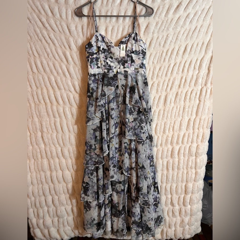 Vintage by fame partners, small beautiful layered flowery dress with tag